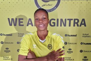 Šiaulių moterų futbolo komandą sustiprino puolėja iš Nigerijos