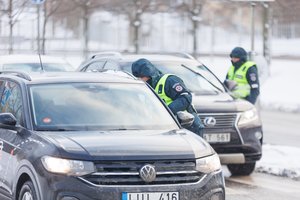 Vairuotojai gali sulaukti baudos už nusižengimą, kurio nepadarė: ką tokiu atveju daryti