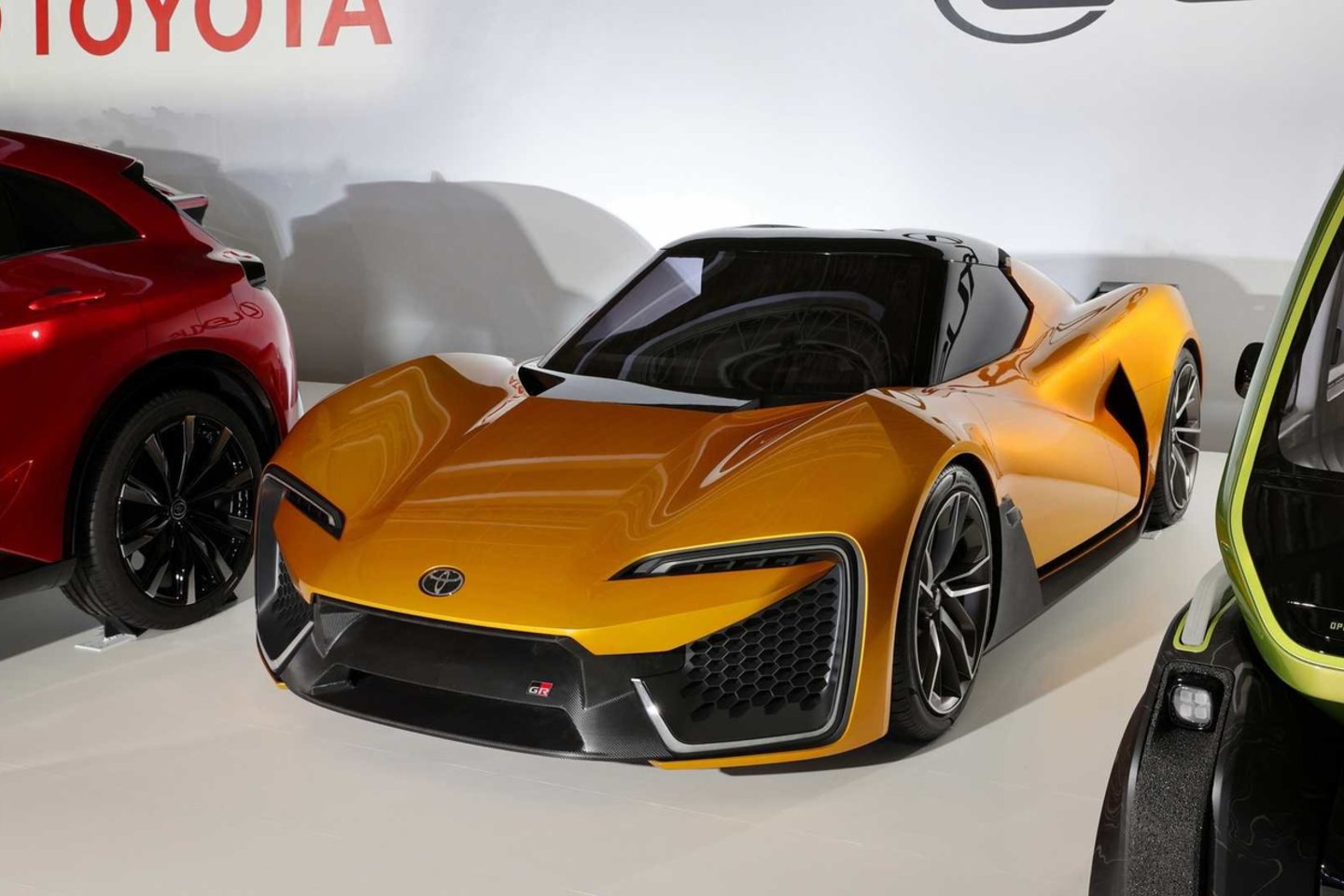 Teigiama, kad automobilis kuriamas konceptinio „Toyota Sports EV“ modelio pagrindu.<br>Gamintojo nuotr.