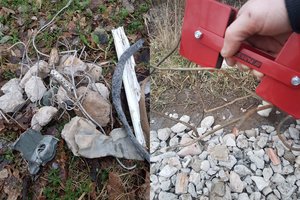 Džiaugsmas dėl užtaisytų duobių truko neilgai: gyventojui savo rankomis teko rankioti pavojingas atliekas