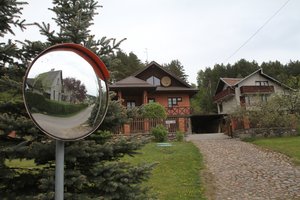 Pasirodo, sodo namą galima statyti ir be leidimo: išvardijo, kada tai yra teisėta