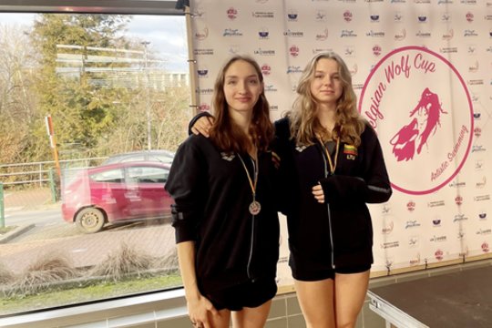 Dailiojo plaukimo varžybose Belgijoje – M. Dambrauskaitės ir L. Liandzbergaitės sidabras