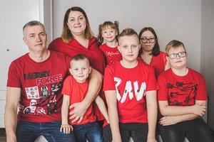 Tris sūnus auginanti Kristina nusprendė globoti dvi mergaites: pasakė, kodėl neužteko vienos jų