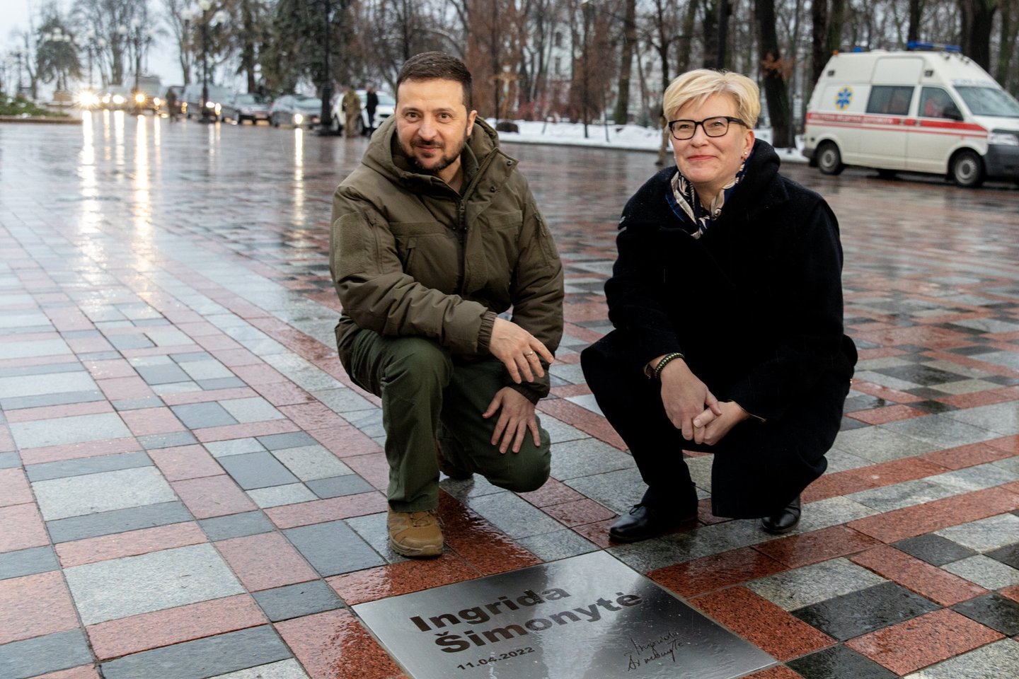 Premjerė Ingrida Šimonytė ir Ukrainos prezidentas Volodymyras Zelenskis.<br>LRVK nuotr.