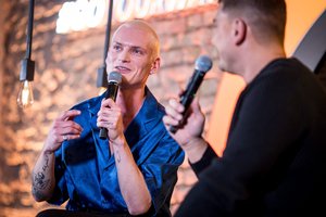 Sausakimšame Vilniaus bare skambėjo dar negirdėtos Beno Aleksandravičiaus „ba.“ istorijos ir dainos