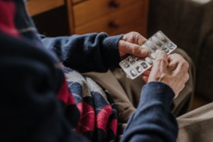 Vaistų neberandantis vilnietis šokiruotas: didžiulį kiekį medikamentų aptiko visai ne vaistinėje