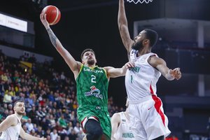 Atsipalaidavusi Lietuvos krepšinio rinktinė skaudžiai užtrenkė Vengrijai duris į pasaulio čempionatą