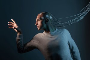 Smegenų implantai: žavi ir patogi technologija ar rimtas pavojus asmenybei?