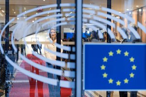 ES siekia griežtinti patikrinimus, kad išvengtų Rusijos šnipų