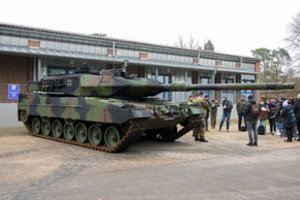 Pirmieji Lenkijos perduoti tankai „Leopard 2“ jau pasiekė Ukrainą