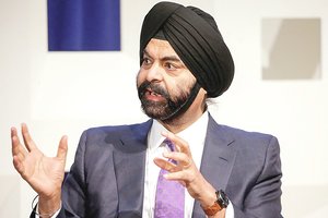 JAV prezidento pasiūlytas naujas Pasaulio banko vadovas – Indijoje gimęs 63 metų verslininkas