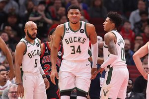 „Bucks“ šeštąją mačo minutę neteko Giannio Antetokounmpo, tačiau įveikė „Heat“