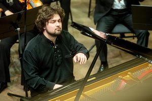 Sostinės „Organum“ salė ir pianistas L. Geniušas kviečia į dar negirdėto Lietuvoje fortepijono pristatymą