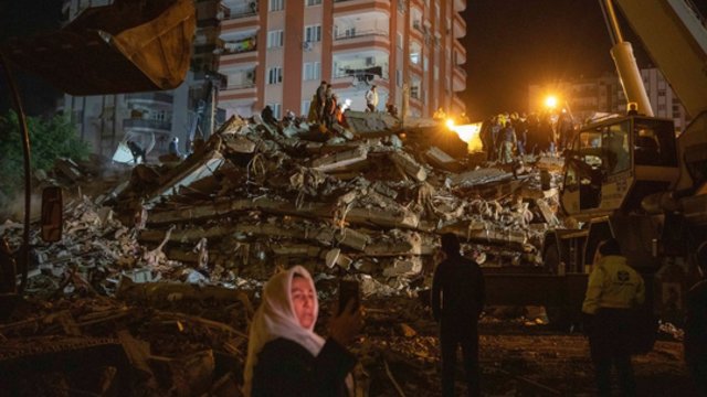 Naujausi duomenys – per žemės drebėjimus Turkijoje ir Sirijoje žuvusiųjų skaičius viršijo 50 tūkst.