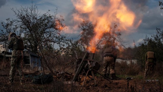 Kol visas pasaulis reiškia paramą Ukrainai, Rusija savaip mini karo metines: apšaudė Chersoną ir Mariupolį