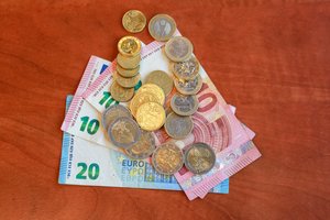 Nori peržiūrėti gyventojų pajamų mokesčio tvarką: nauja prievolė atsirastų nenuolatiniams gyventojams