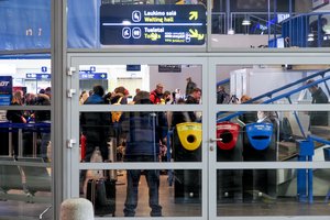 Perspėja emigrantus: išvykę iš Lietuvos šių pinigų pasiimti negalėsite