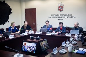 Dėl pastebėtos klaidos VRK per naktį perspausdino ir po Lietuvą išvežiojo Kauno miesto balsavimo biuletenius