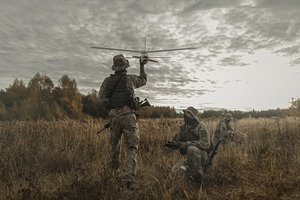 Sėkmingai klaidinti ir stebėti priešą ukrainiečiams padeda Lietuvoje kuriami dronai