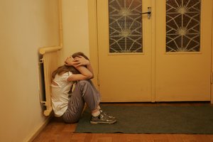 Panevėžio regione laukiasi trylikametė: policija atlieka tyrimą dėl galimo jos išžaginimo  