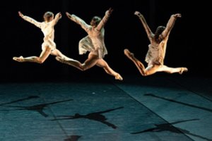 Tarptautinį pripažinimą pelniusi „Eglė žalčių karalienė“ atvyksta į Kauną