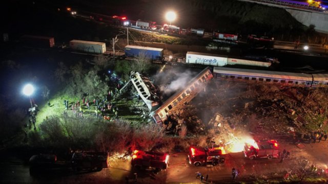  Graikijoje kaktomuša susidūrė traukiniai: žuvo mažiausiai 32 žmonės, dar 85 sužeisti