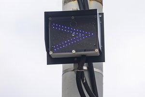 Vairuotojams dar kartą paaiškino, ką Vilniaus eisme reiškia Mėlynos rodyklės ir kaip jos veikia