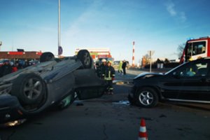 Lietuvos keliuose toliau teka kraujo upės: nepaisant policijos pastangų, situacija blogėja