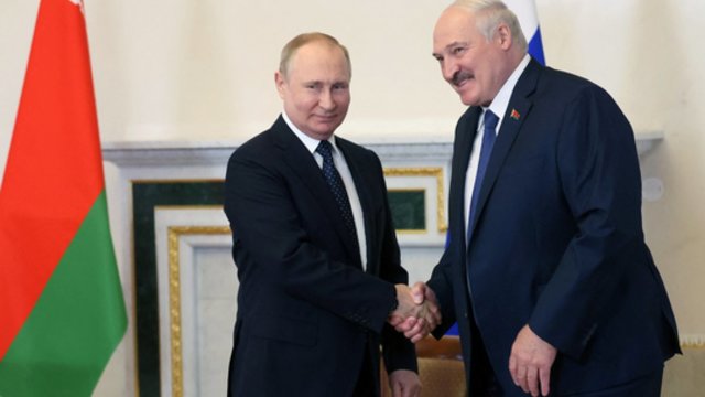 A. Lukašenka lankosi Kinijoje: įtariama, kad už to slypi suktas planas, skirtas padėti V. Putinui