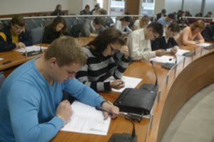 Darbo inspekcija gauna darbdavių prašymų iš samdinių priteisti išlaidas – išaiškino, kada to galima reikalauti