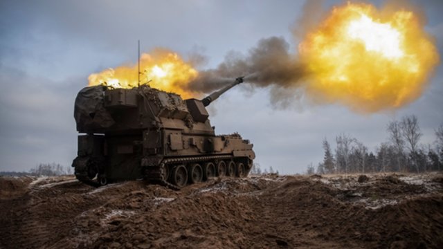 Pastebima, kad rusai baiminasi tankų „Leopard“: ant savo technikos konstruoja keistas apsaugas