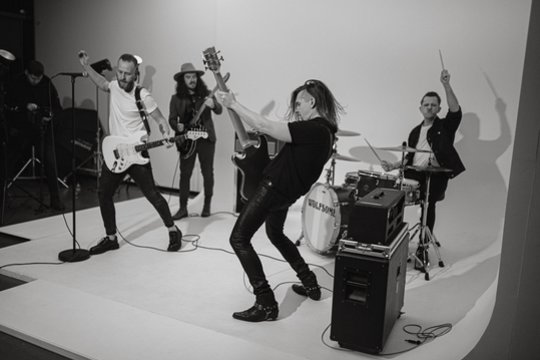 Rokeriai „Wolfsome“ į sceną grįžta su nauju albumu: „Atradome savo tikrąjį skambesį“