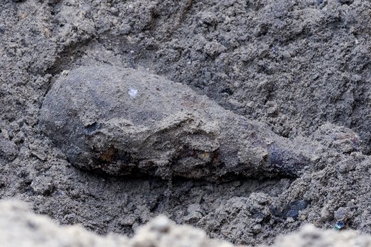 Šakių rajone rastas artilerijos sviedinys