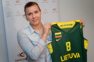 Trijulių krepšinyje kaip žuvis vandenyje besijaučianti K. Nacickaitė: „Žaisti su Lietuvos marškinėliais – fantastika“