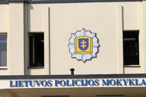 VRM svarsto Policijos mokyklą pertvarkyti į Viešojo saugumo kolegiją: įstaigoje studijuotų ne tik būsimi policininkai