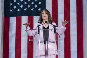 Bestselerių autorė M. Williamson sieks tapti demokratų kandidate į JAV prezidentus