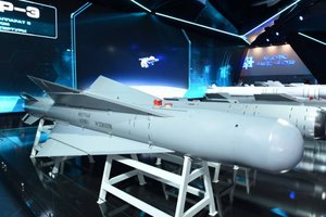 Rusija Ukrainoje panaudojo naujo tipo bombą: atskleidė kuo ji ypač pavojinga