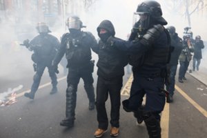 Prancūzijoje gresia masiniai streikai dėl pensijų reformos