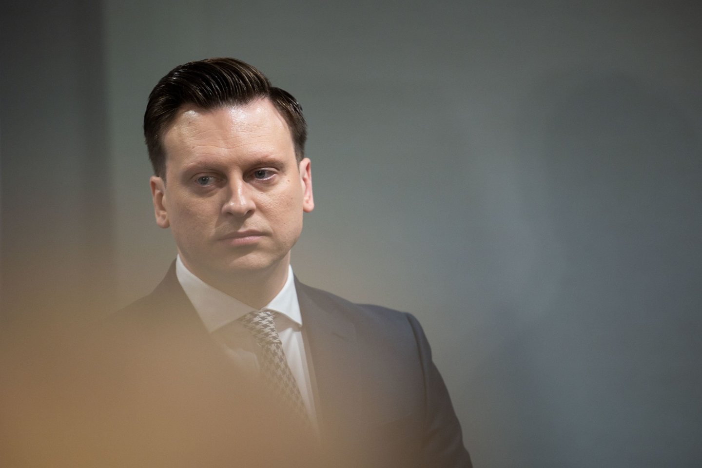 Valdas Benkunskas su bendražygiais laukia rinkimų rezultatų.<br> R.Danisevičiaus nuotr.