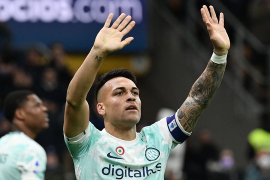 Milano „Inter“ pakilo į antrąją vietą, tačiau lyderis – toli