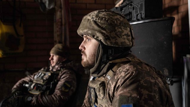 Skelbiama, kad Ukrainos pajėgos Bachmute vykdo ribotą taktinį atsitraukimą: gynyba išlieka strategiškai pagrįsta