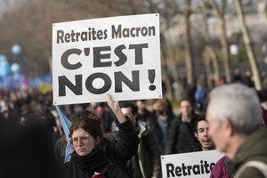 Apklausa: dauguma Prancūzijos gyventojų palaiko streikus prieš pensijų reformą