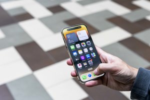 Gamintojų pelnas ir toliau mažėja: žmonėms ima nebereikėti naujausių „iPhone“? 