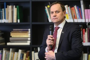 Neįprastas W. Tomaszewskio paaiškinimas dėl partijos rezultatų: daug rinkėjų jau iškeliavo Anapilin