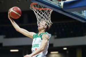 Tėvo pėdomis: RKL „Oro karaliaus“ konkurso nugalėtoju tapo D. Sirtauto sūnus