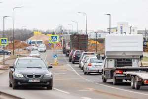 Kaune driekiasi spūstys: Ateities plente vyksta intensyvūs kelio darbai