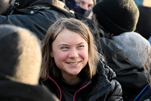 G. Thunberg įsitikinus – pavojaus varpus dar girdi ne visi: „Yra trijų tipų politikai“