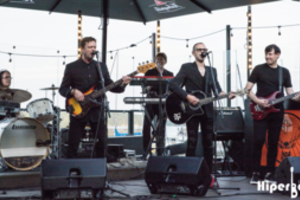 Grupės „Hiperband“ lyderis A. Kapustinas: „Mūsų misija – išsaugoti legendines dainas“