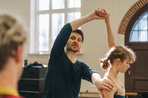  Klaipėdoje dirbantį lenkų choreografą Robertą Bondarą kūrybai įkvepia nardymas 