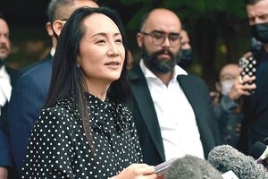 „Huawei“ imperiją perims dukra: kas ji tokia ir už ką buvo sulaikyta pareigūnų?